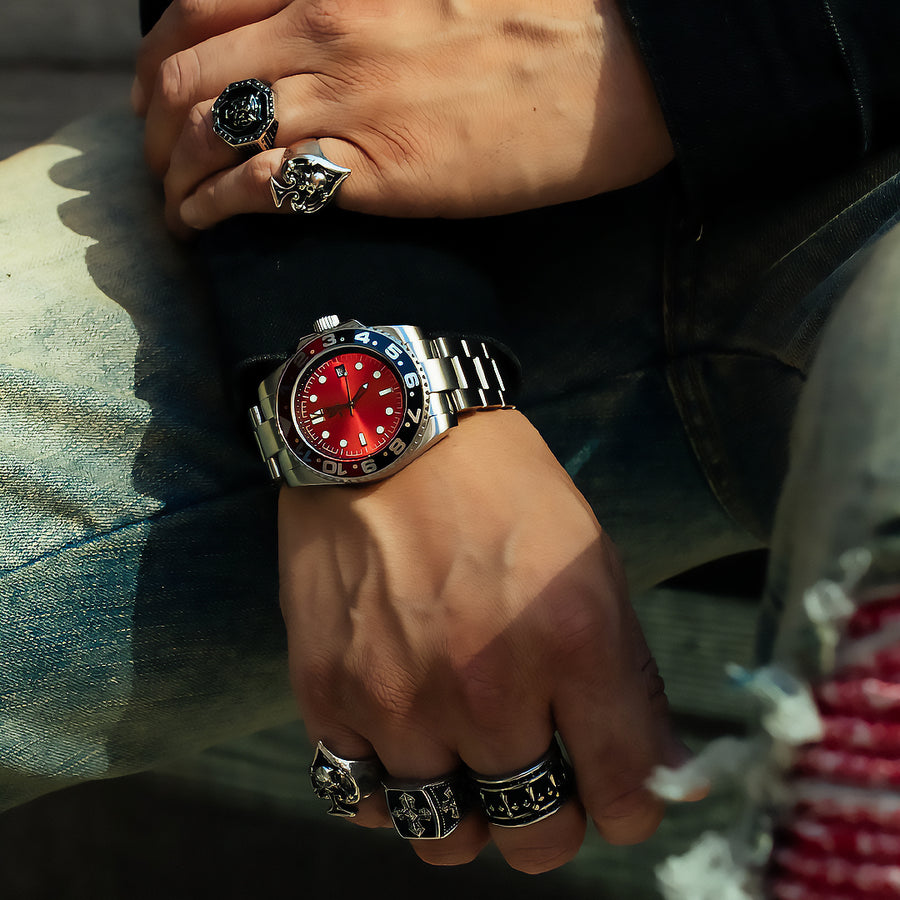 VO109SS - VOYAGER SILVER / BLACK & RED / SS BAND