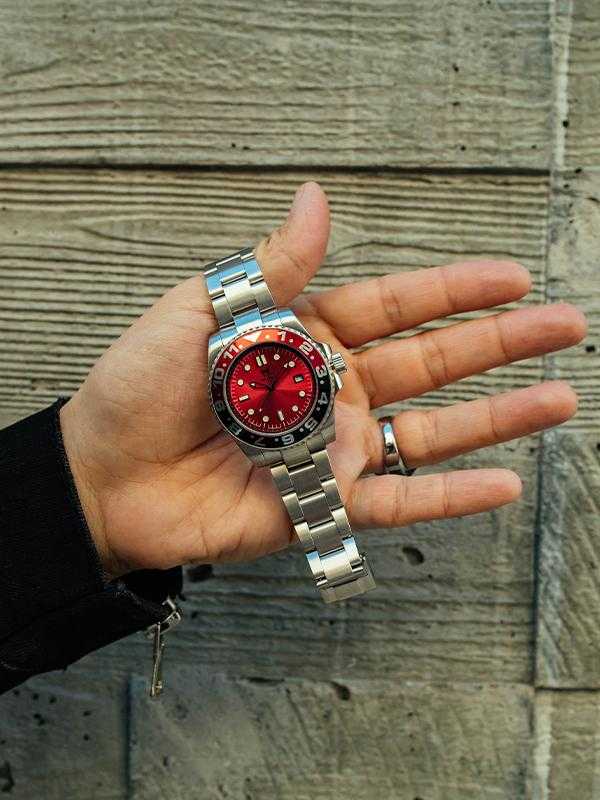 VO109SS - VOYAGER SILVER / BLACK & RED / SS BAND