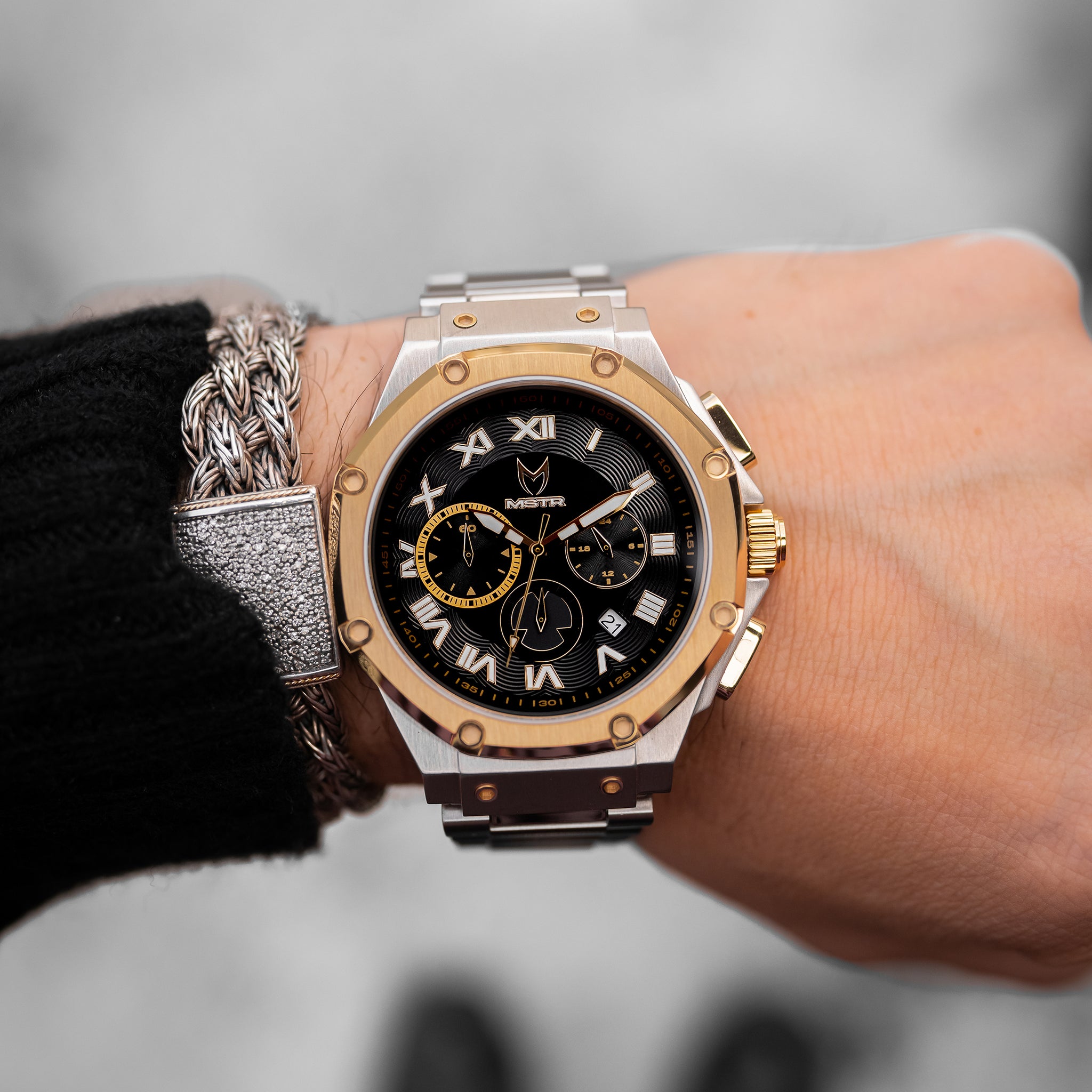AM1053SS - AMBASSADOR SILVER & GOLD WATCH WITH STEEL STRAP