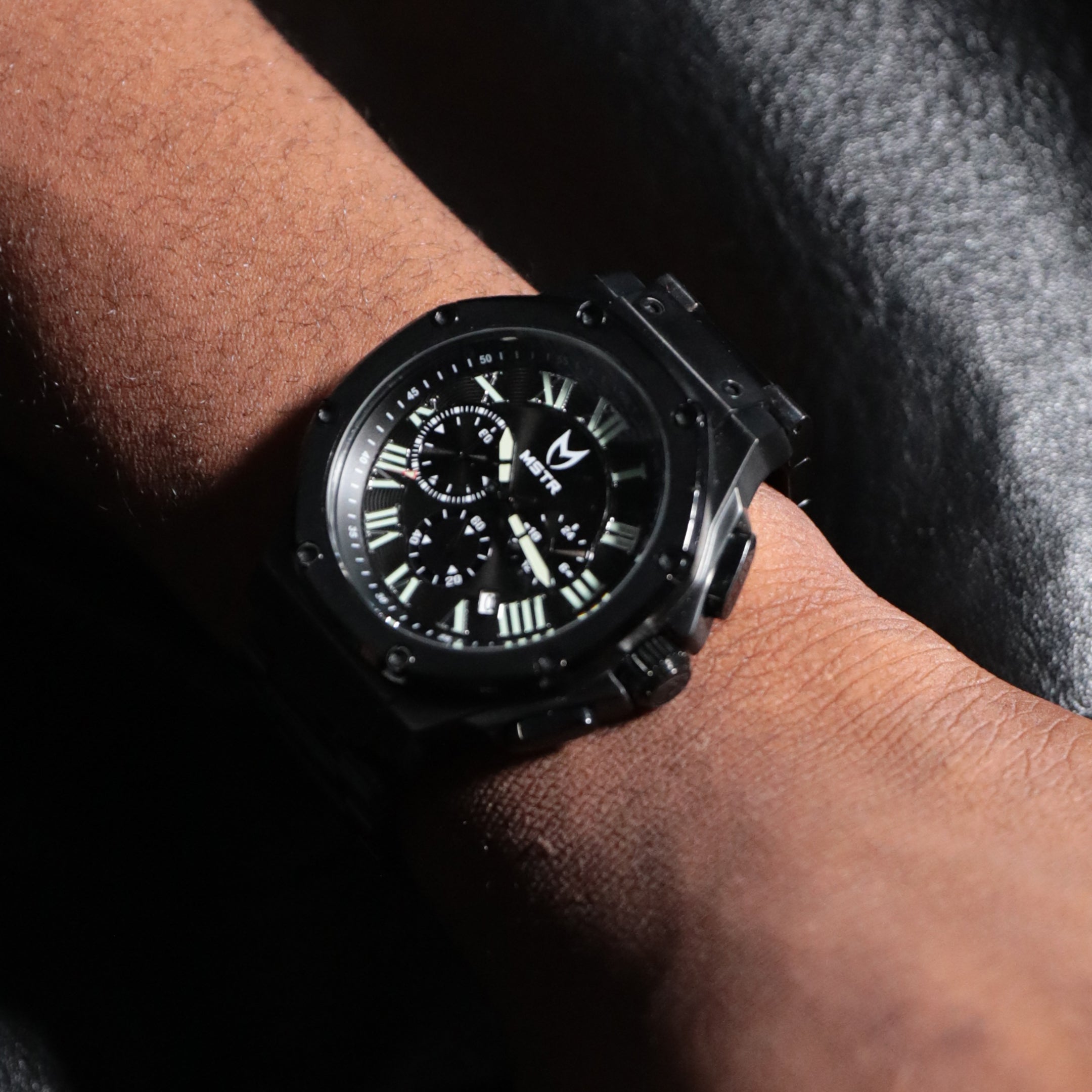 AM1056SS - AMBASSADOR BLACK STEEL BAND