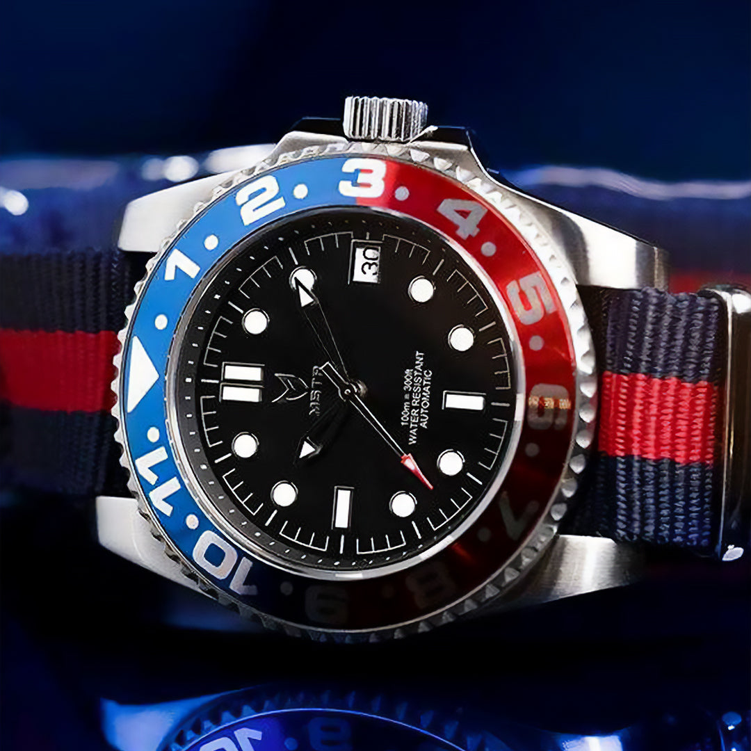 VO107NS - AUTO VOYAGER SILVER / BLUE & RED / NATO BAND